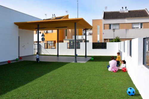 Educación_Césped artificial Guardería Peter-Pan