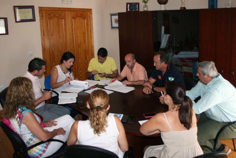 Mesa Contratación Equipamiento municipal