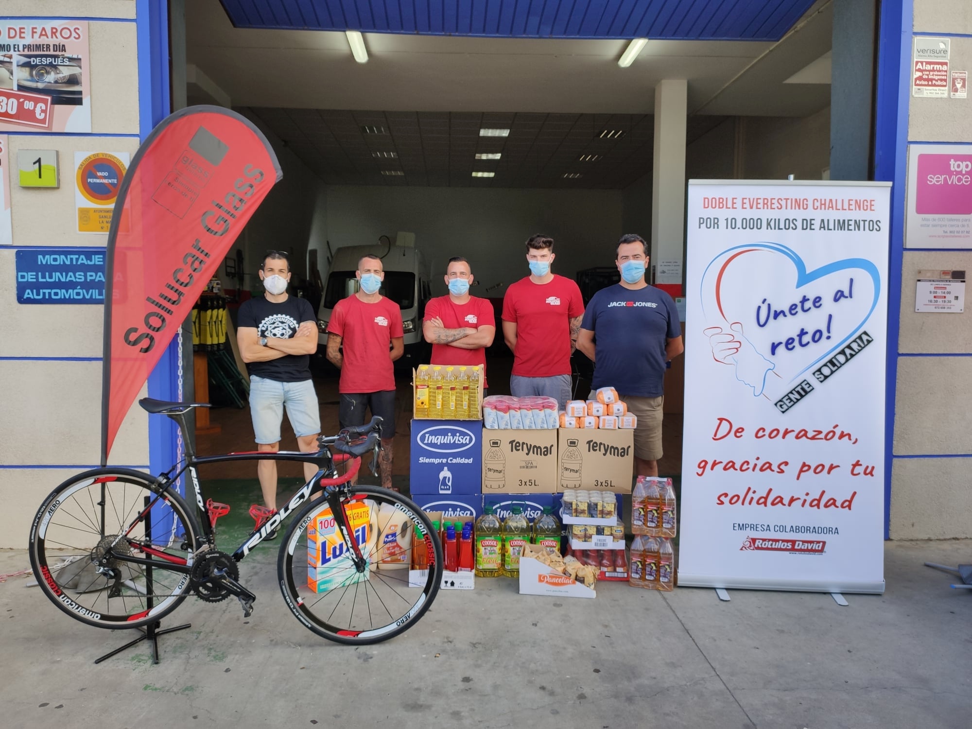 Asuntos Sociales-Deportes_Donación Alimentos Solúcar Glass